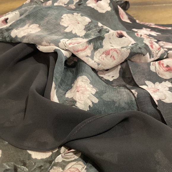 The most delicate floral skirt with pleats - Picture 5 of 7